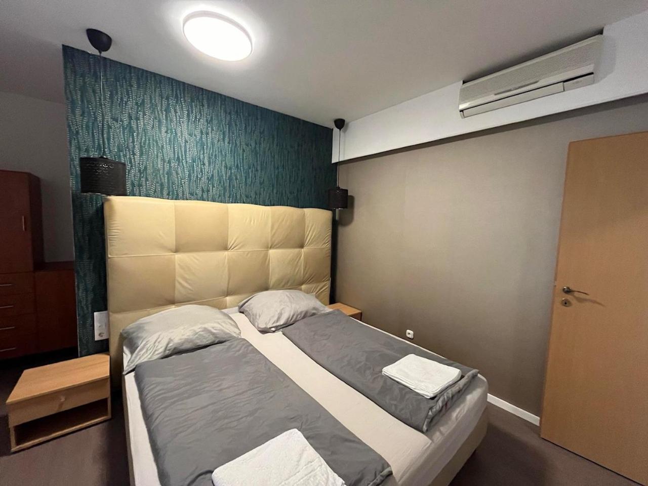Y Apartman Balatonlelle Exteriör bild